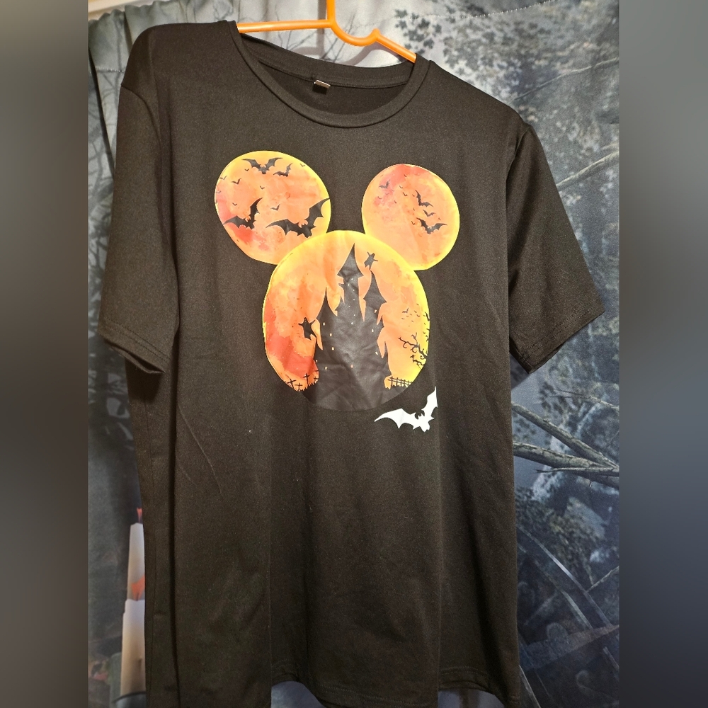 Halloween Graphic T-Shirt with Castle and Bats